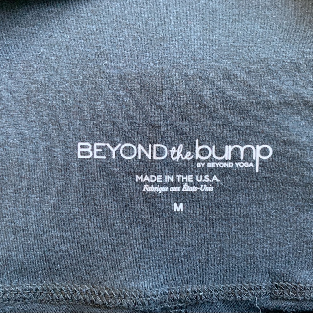 Beyond yoga maternity leggings in size M